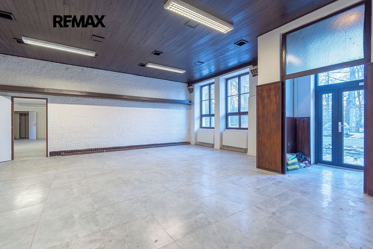 Pronájem obchodního prostoru 356 m² – fotografie 3