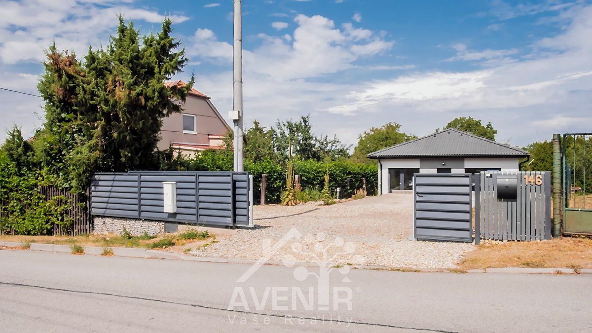 Prodej rodinného domu 97 m², pozemek 873 m² – fotografie 2