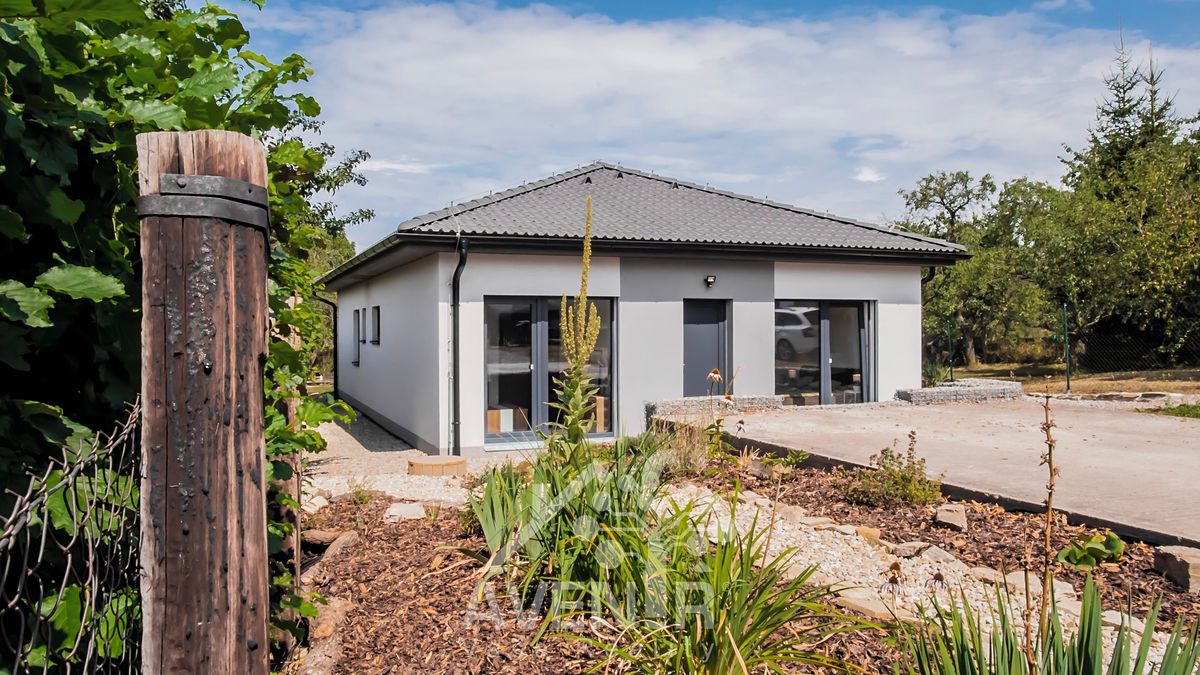 Prodej rodinného domu 97 m², pozemek 873 m² – fotografie 5