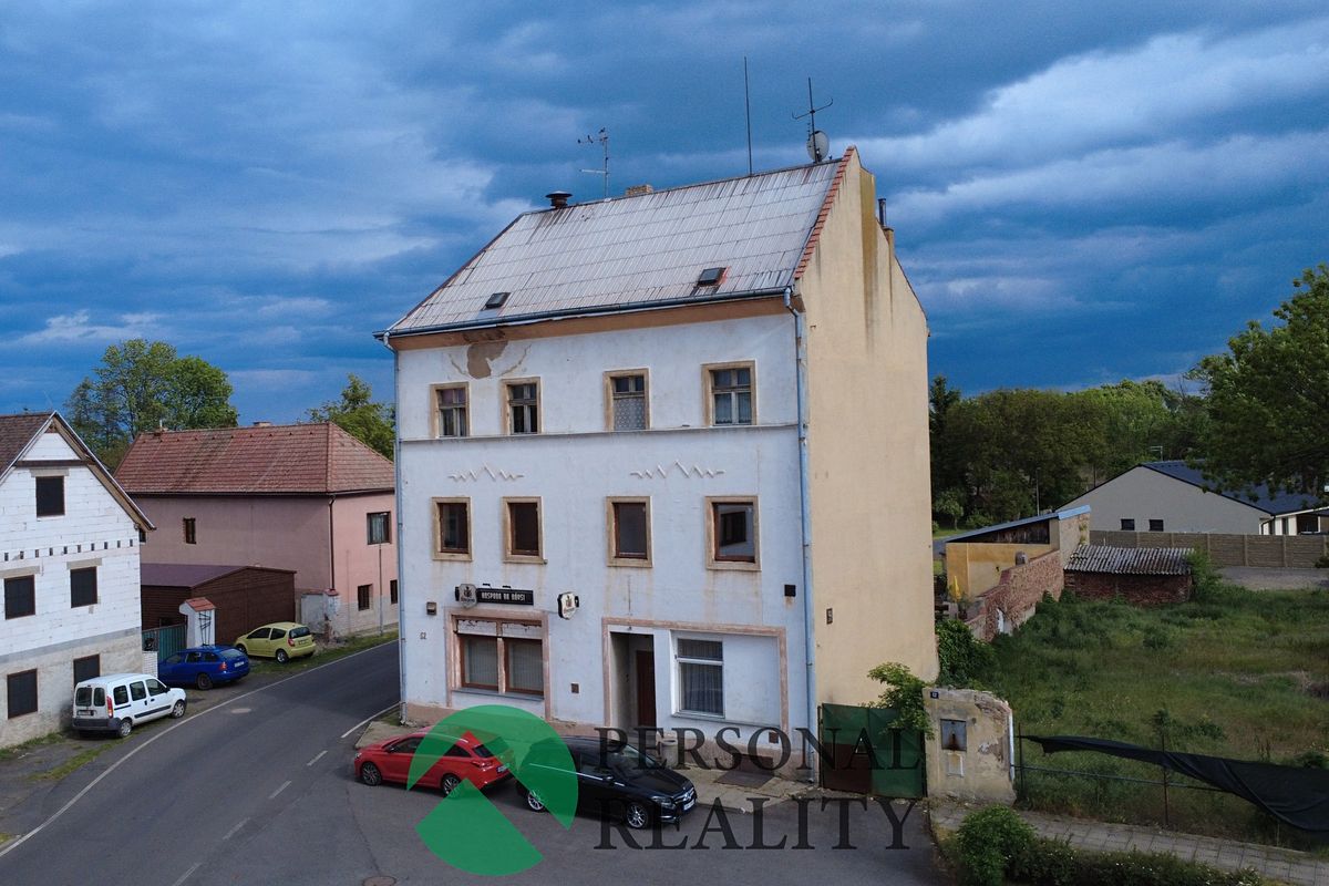 Prodej rodinného domu 600 m², pozemek 798 m² – fotografie 2