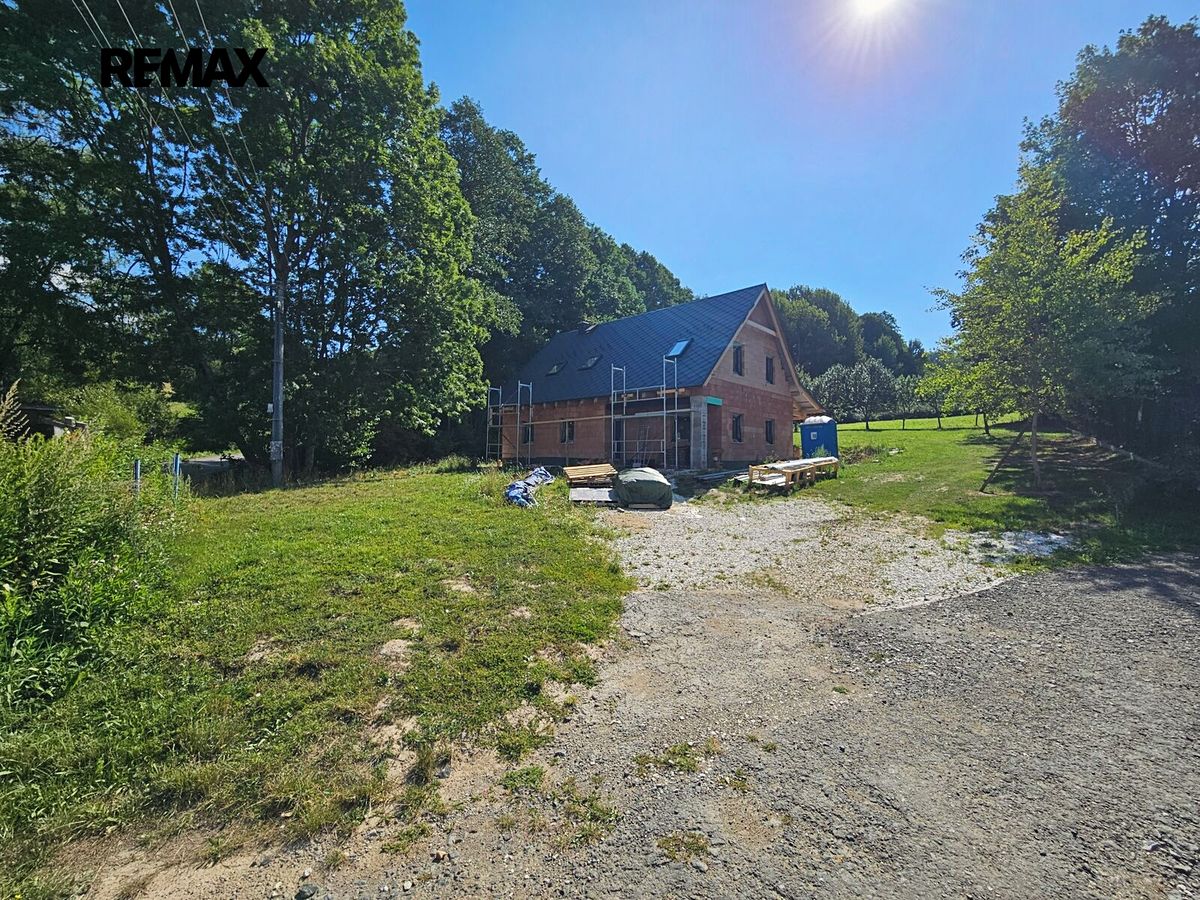 Prodej rodinného domu 223 m², pozemek 1727 m² – fotografie 5