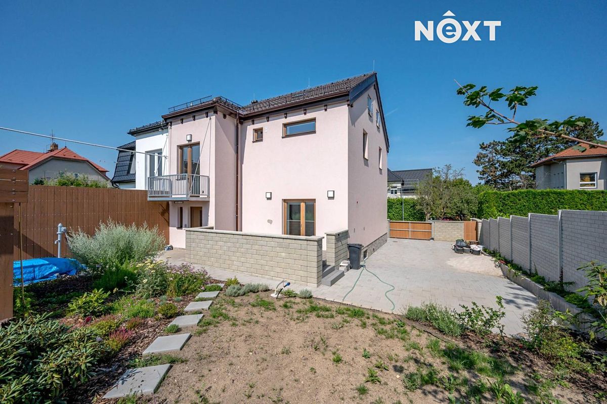 Pronájem bytu 2+kk 61 m² – fotografie 2