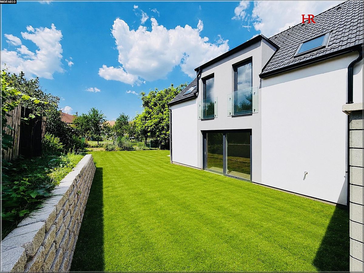 Prodej rodinného domu 105 m², pozemek 408 m² – fotografie 2
