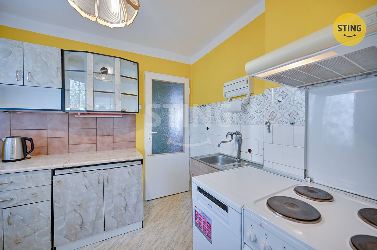 Prodej rodinného domu 200 m², pozemek 800 m² – fotografie 5