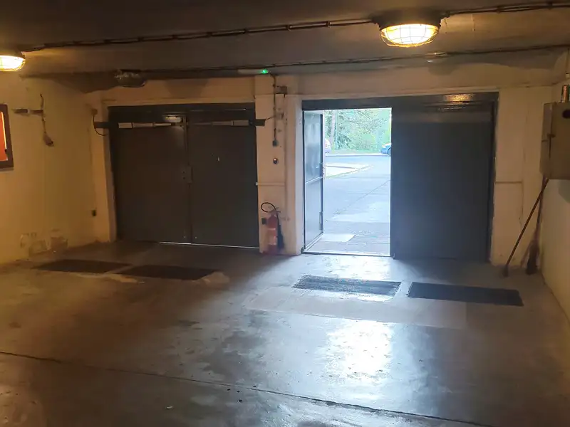 Prodej garážového stání 18 m², Zlín – náhled fotky 2