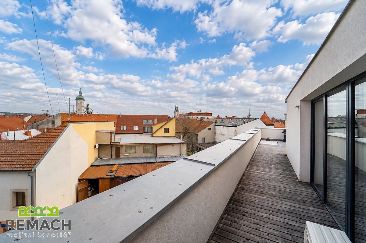 Pronájem bytu 2+kk 144 m² – fotografie 5