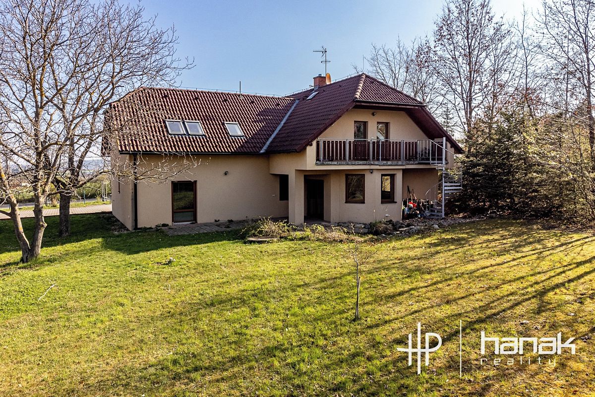 Prodej rodinného domu 259 m², pozemek 2016 m² – fotografie 2