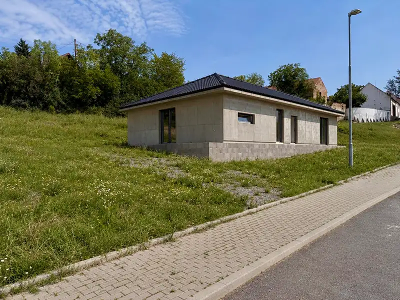 Prodej rodinného domu 136 m², pozemek 914 m², Martiněves – náhled fotky 1