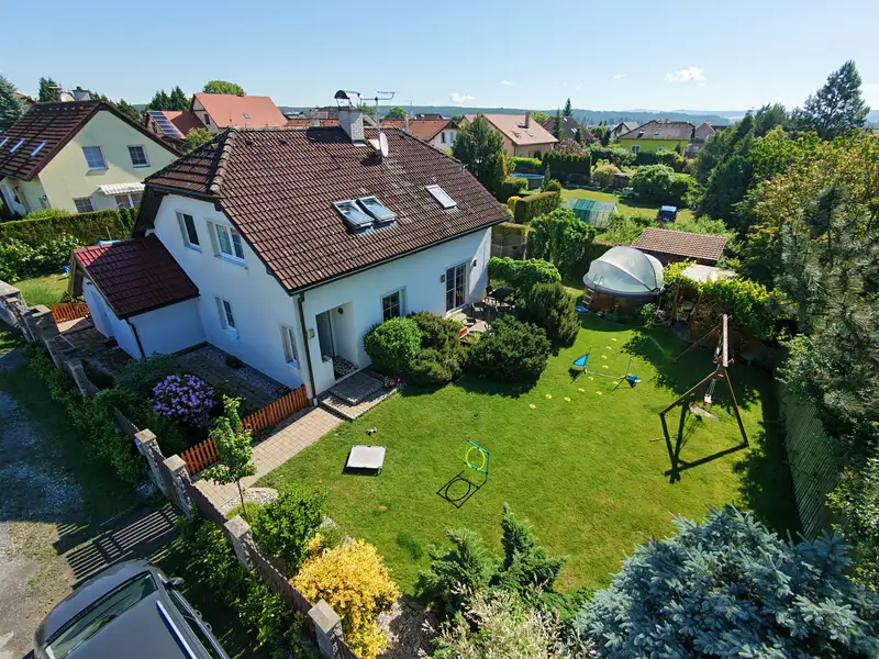 Prodej rodinného domu 216 m², pozemek 798 m², Zruč-Senec – náhled fotky 1