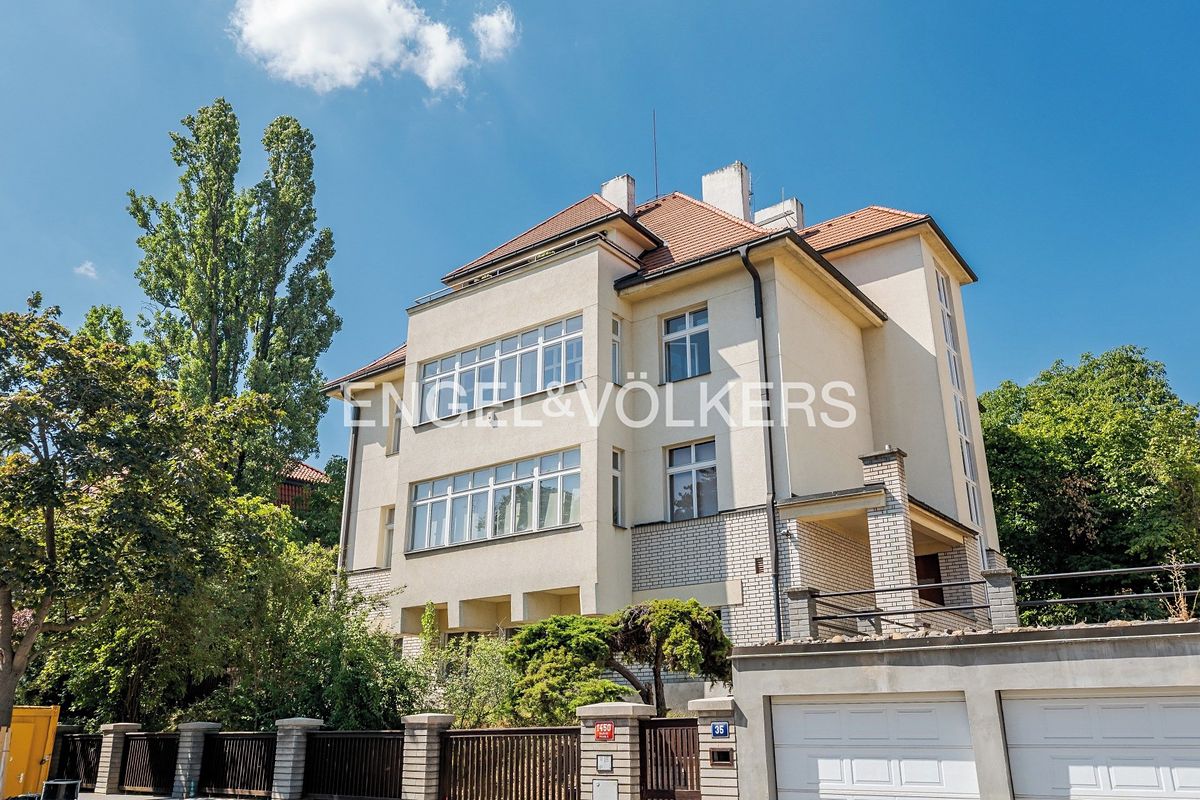 Pronájem bytu 5+1 146 m²