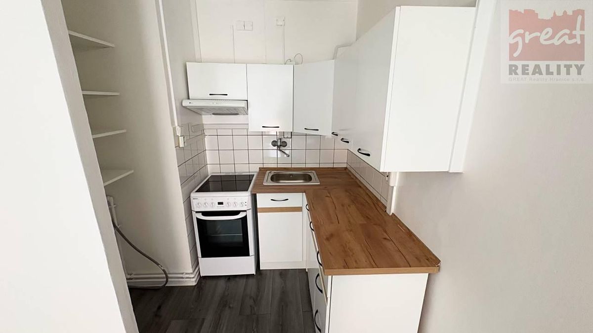 Pronájem bytu 2+kk 37 m² – fotografie 3