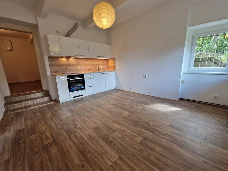 Pronájem bytu 2+kk 40 m², Praha – náhled fotky 3