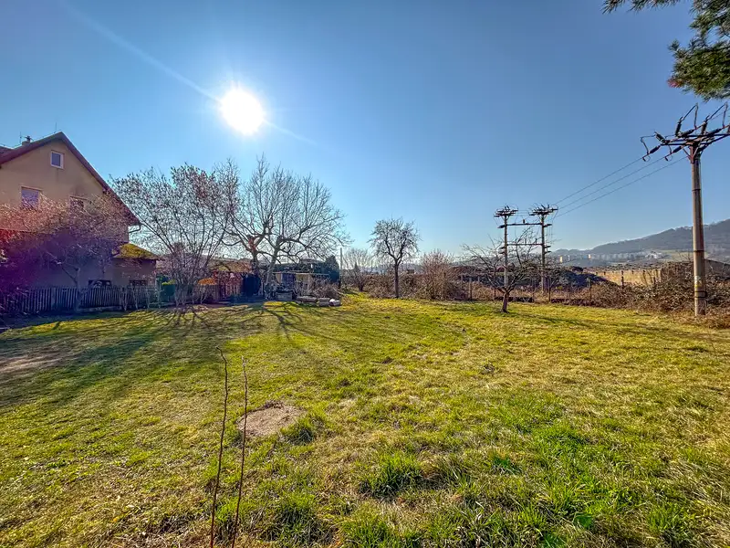 Prodej stavebního pozemku 1329 m², Velké Březno – náhled fotky 1