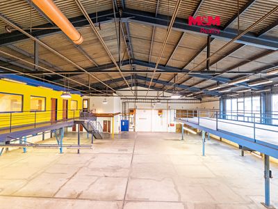 Prodej výrobní haly, prostoru 714 m²