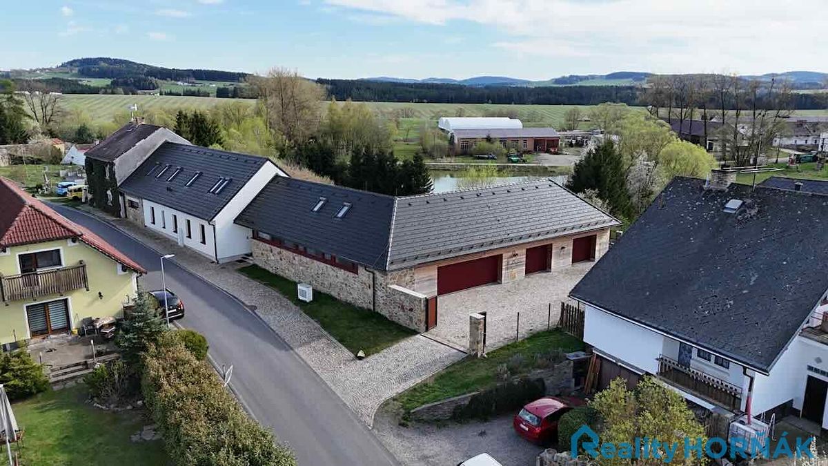 Prodej rodinného domu 271 m², pozemek 3395 m²