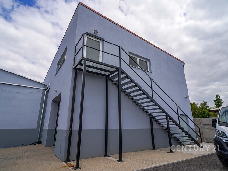 Комерційне приміщення на продаж, 470 м² (2 з 14)