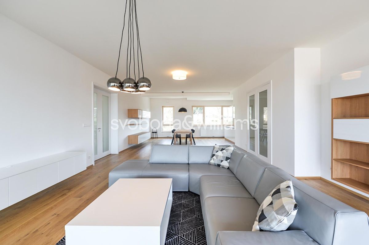 Pronájem bytu 5+kk 217 m²