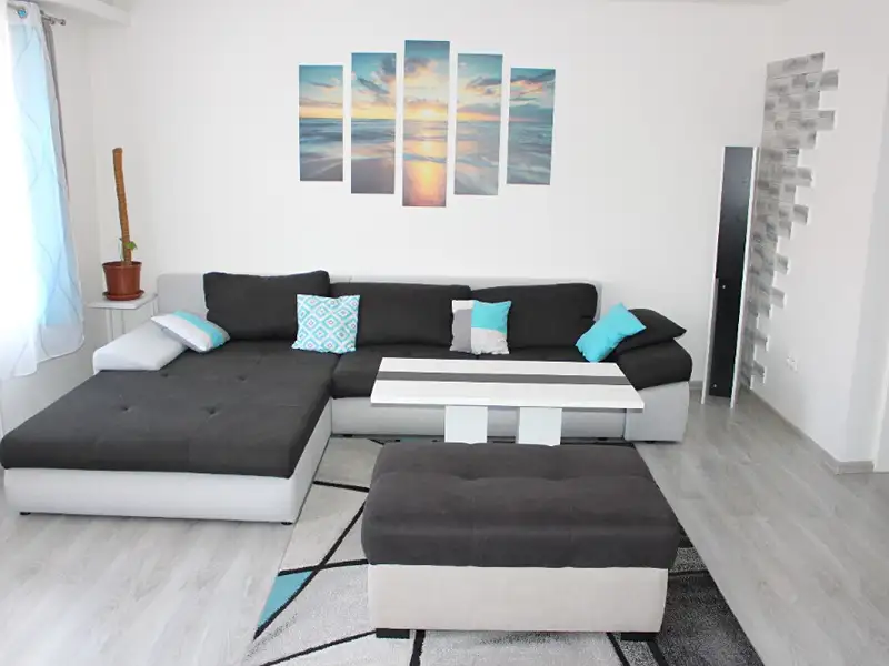 Prodej rodinného domu 150 m², pozemek 173 m², Železnice – náhled fotky 3