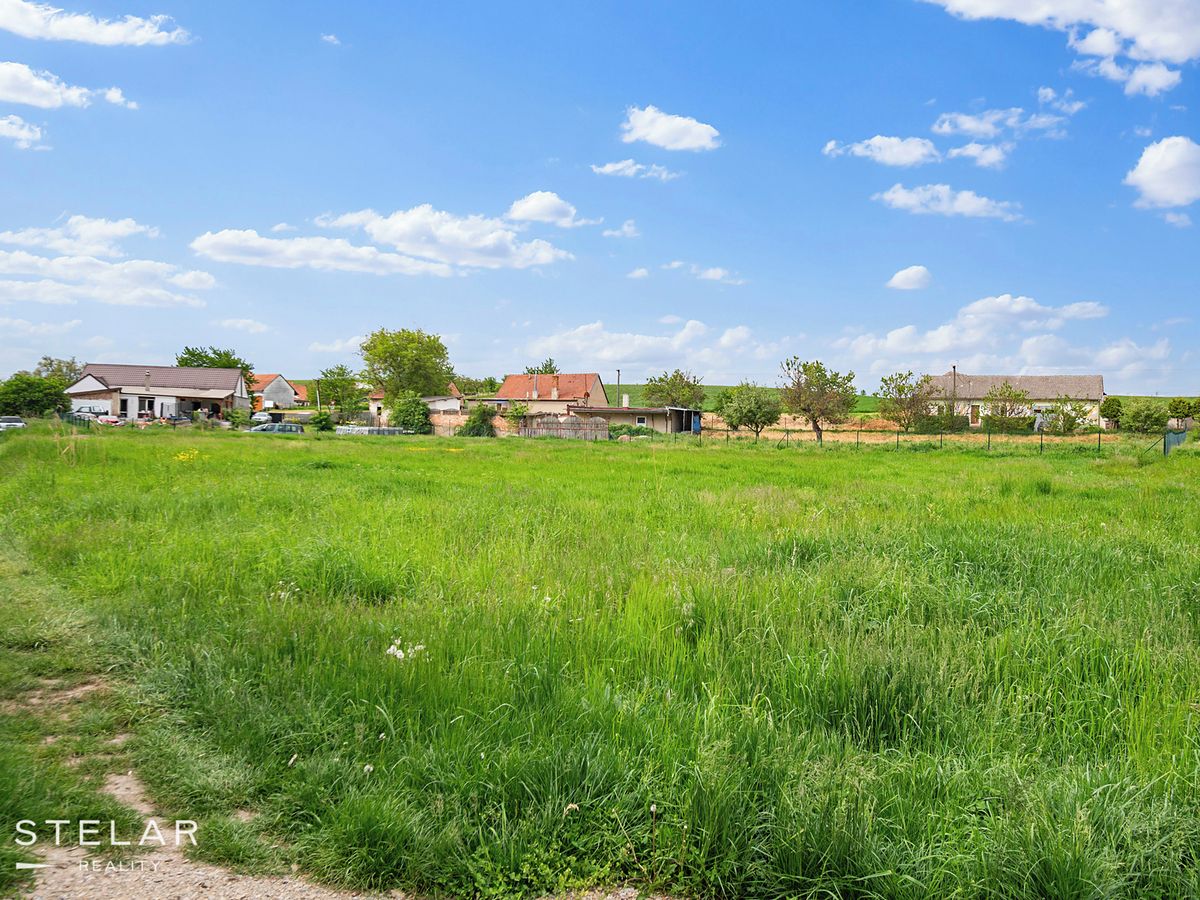 Prodej stavebního pozemku 700 m² – fotografie 3