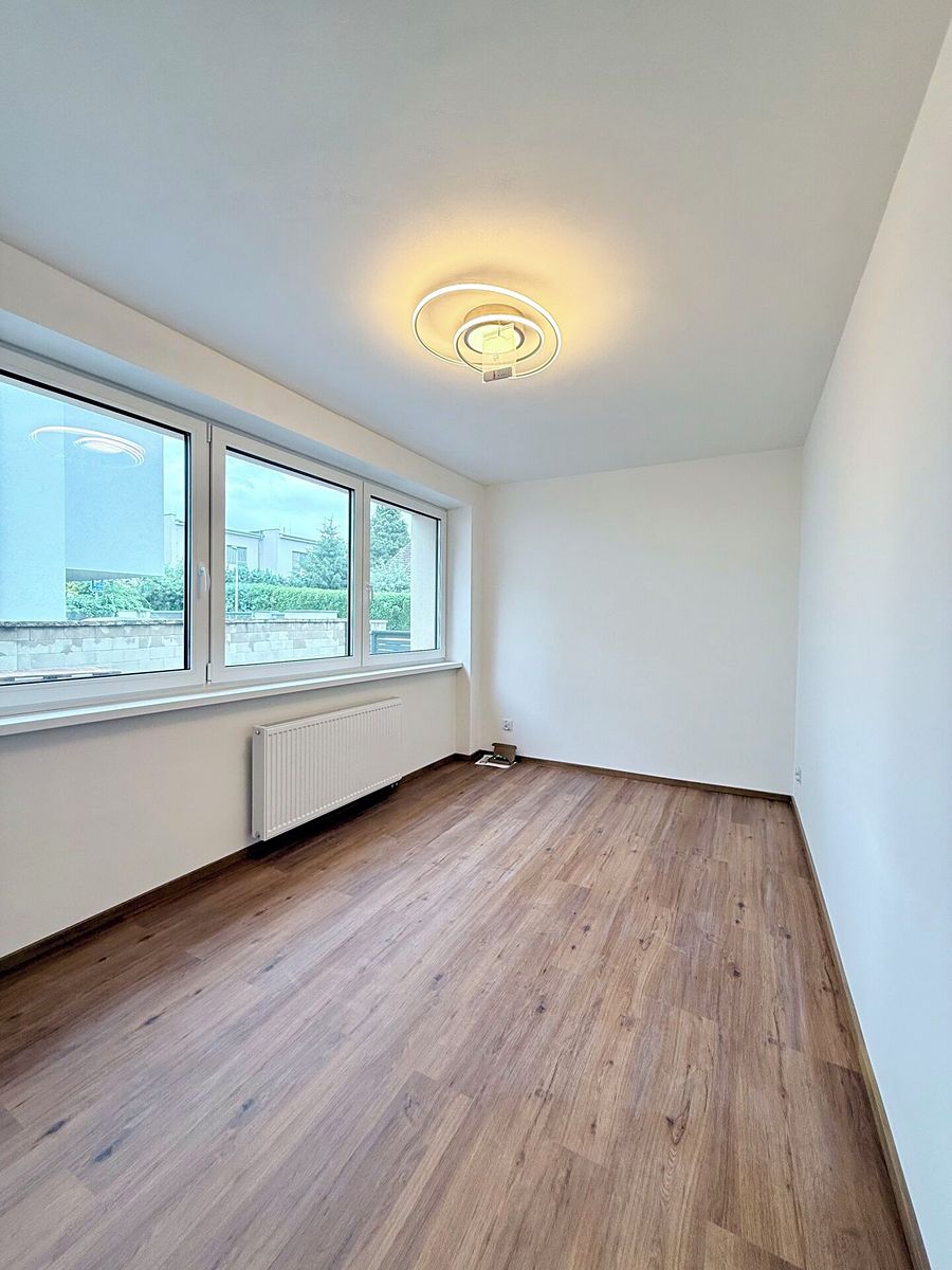 Pronájem bytu 3+kk 47 m² – fotografie 2