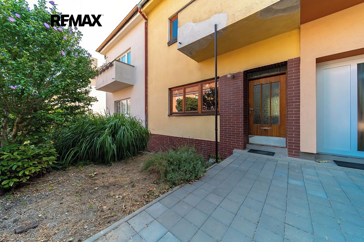 Prodej rodinného domu 131 m², pozemek 320 m² – fotografie 2