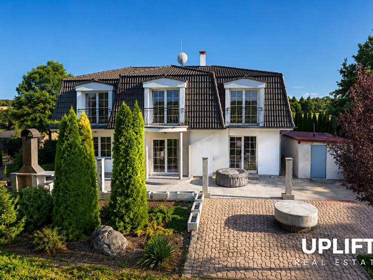 Haus zum Kauf, 225 m² (1 von 29)