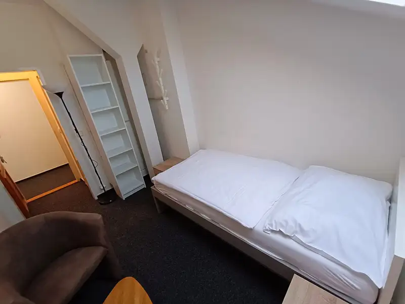 Pronájem bytu pokoje 10 m², Praha – náhled fotky 2