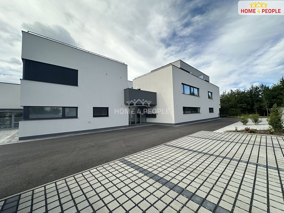 Pronájem bytu 1+kk 35 m²