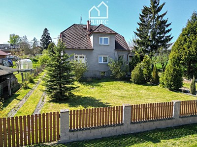 Prodej  rodinného domu 242 m², pozemek 933 m²