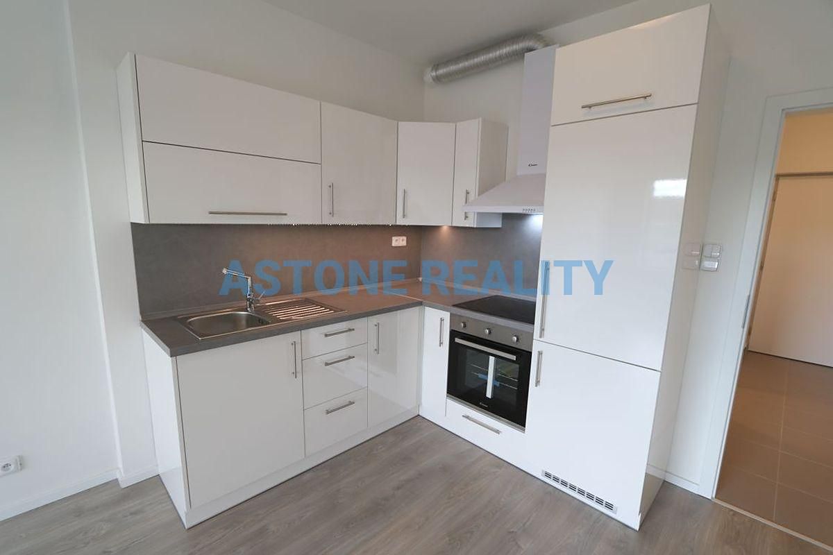 Pronájem bytu 1+kk 37 m²