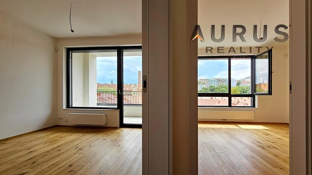 Pronájem bytu 2+kk 60 m² – fotografie 2