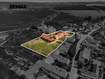 Prodej  rodinného domu 372 m², pozemek 5 995 m²