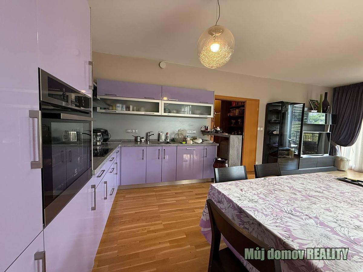 Pronájem bytu 3+kk 89 m²