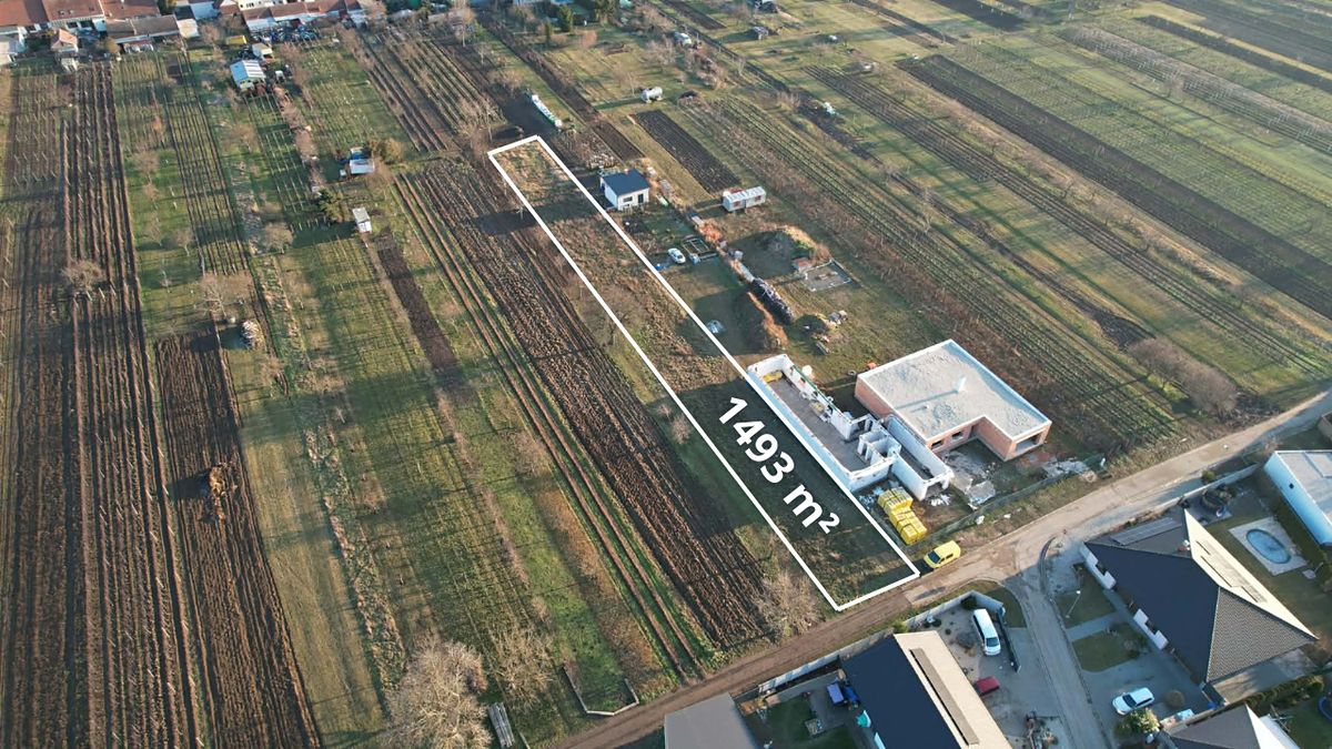 Prodej stavebního pozemku 1493 m²