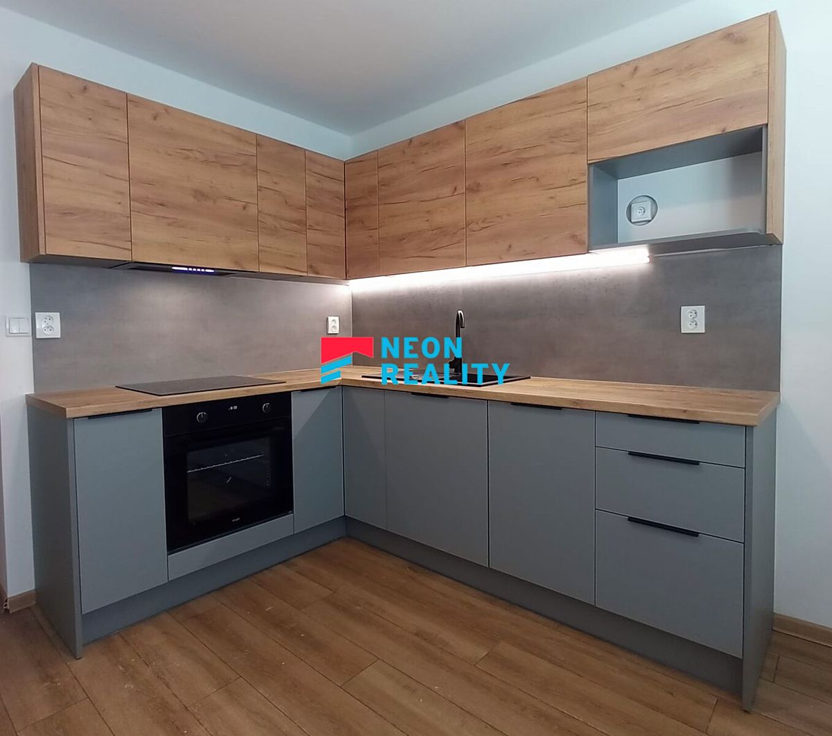 Pronájem bytu 1+1 42 m²