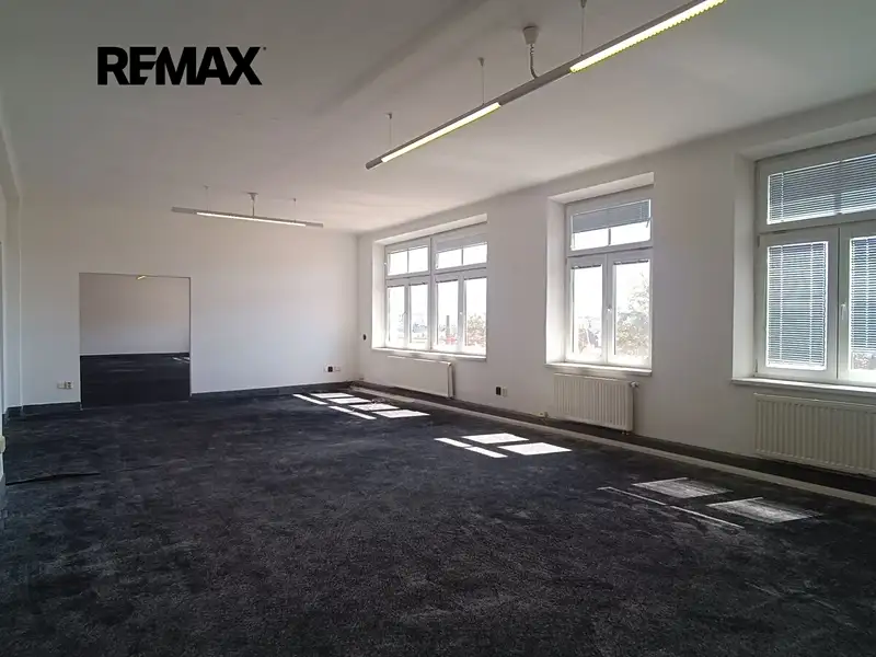 Pronájem kanceláře 319 m², Praha – náhled fotky 2