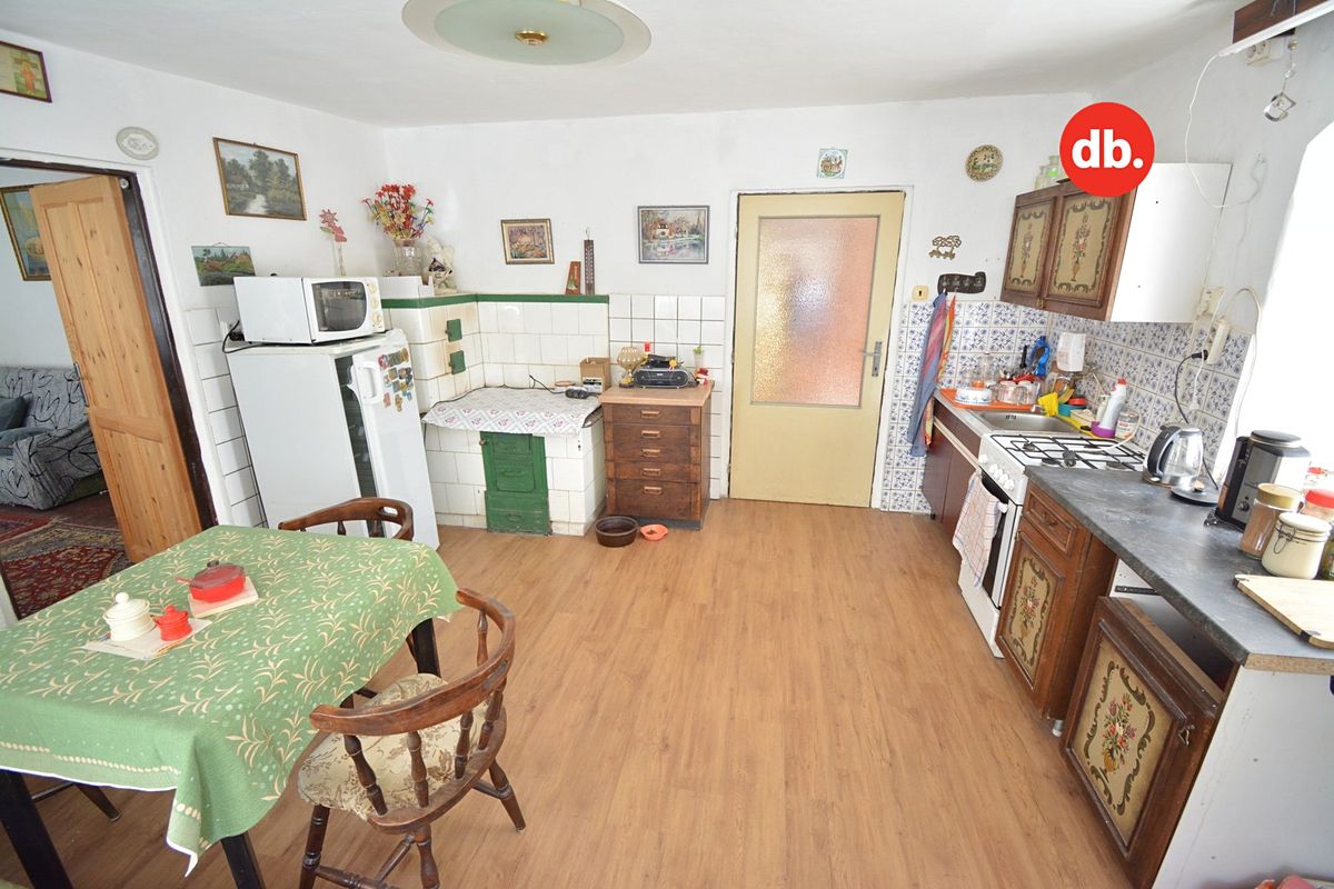 Prodej rodinného domu 200 m², pozemek 230 m² – fotografie 4