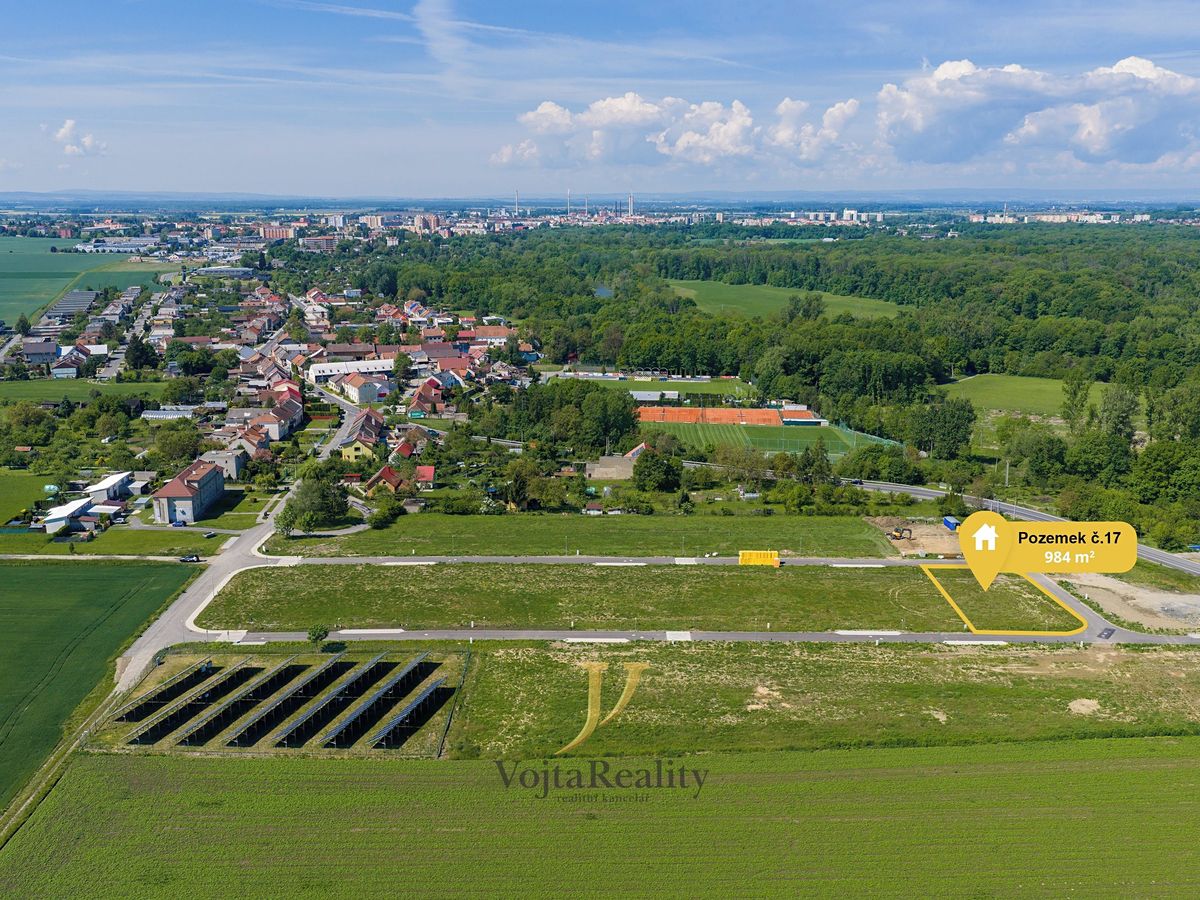 Prodej stavebního pozemku 984 m² – fotografie 2