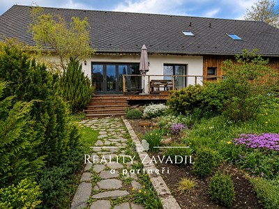 Prodej  rodinného domu 244 m², pozemek 5 562 m²