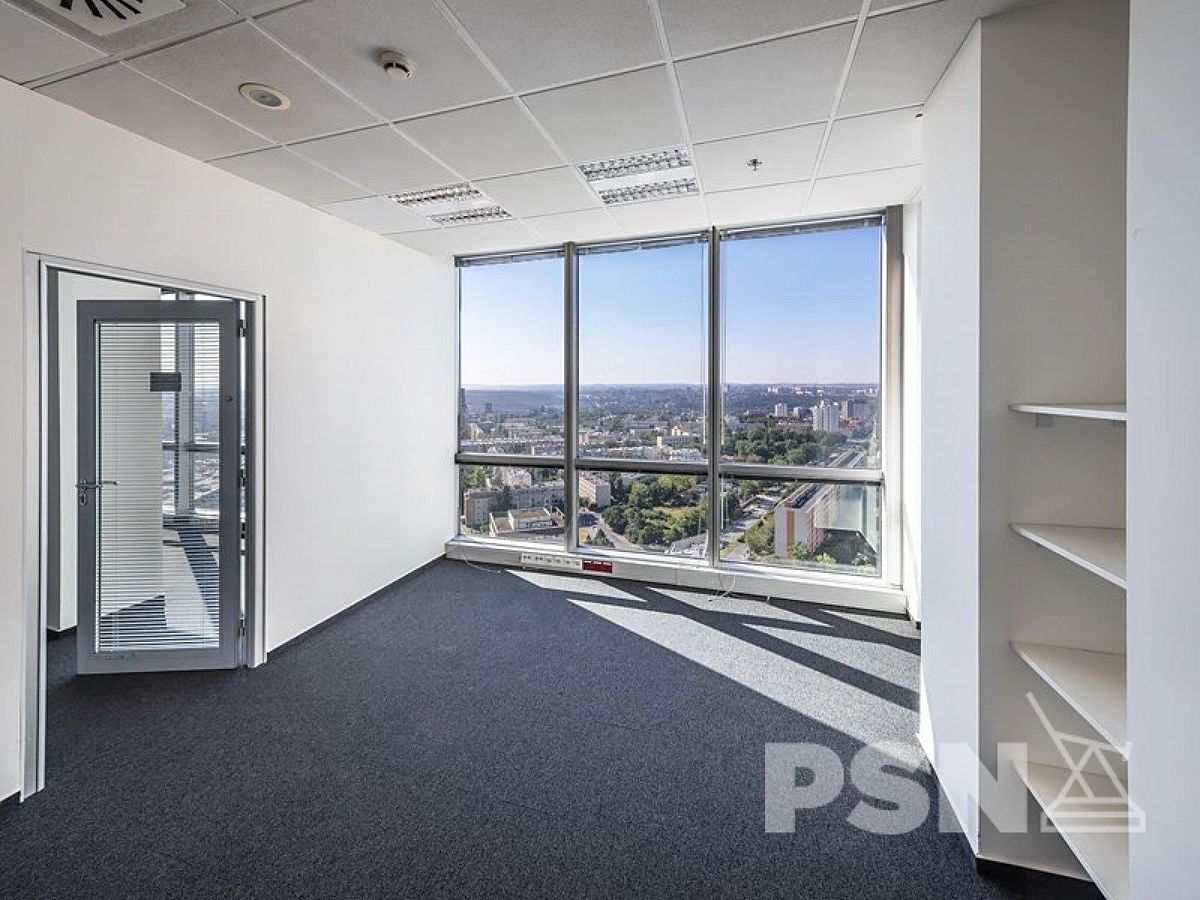 Pronájem kanceláře 23 m² – fotografie 3