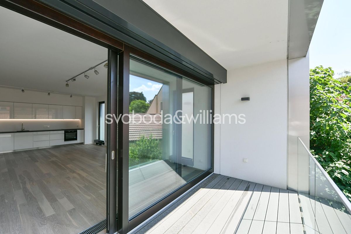 Pronájem bytu 4+kk 136 m²