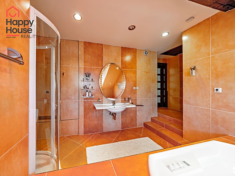 Wohnung 4+1 zur Miete, 184 m² (7 von 22)