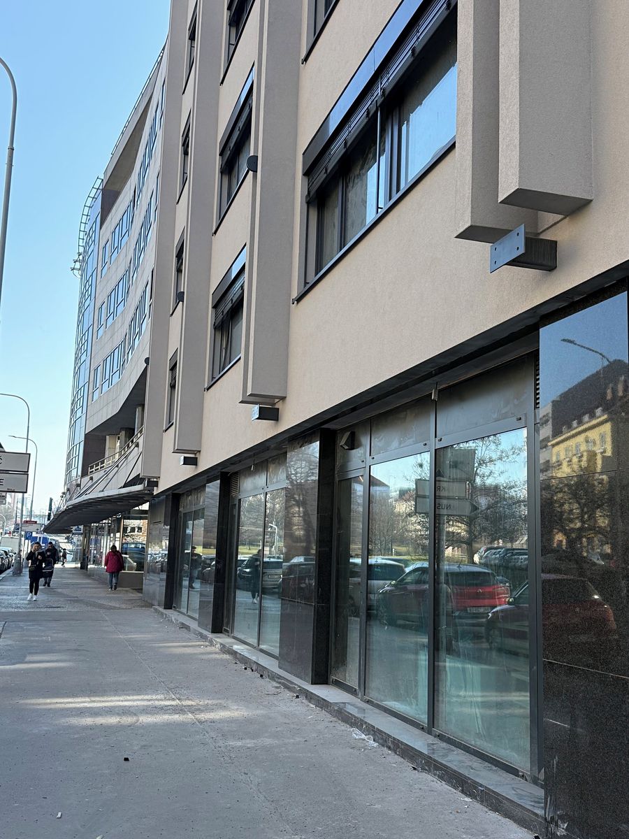 Pronájem obchodního prostoru 127 m²