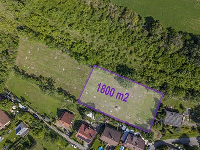 Prodej pozemku 1800 m²