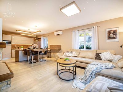 Prodej rodinného domu 236 m², pozemek 678 m²