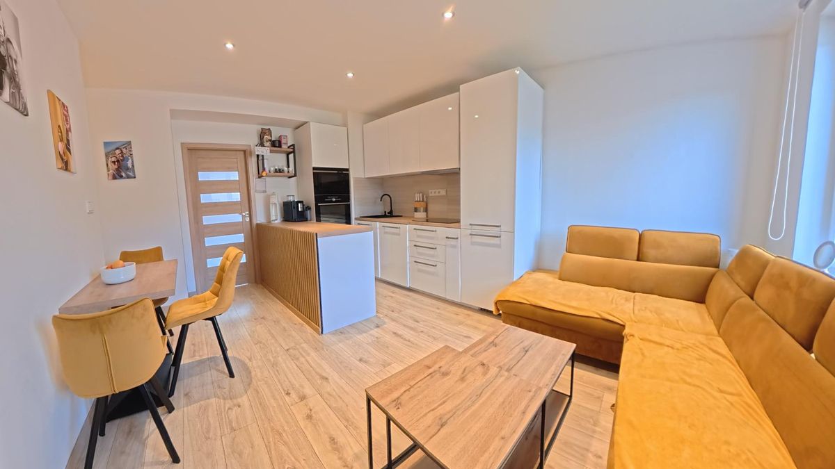 Pronájem bytu 4+kk 87 m²