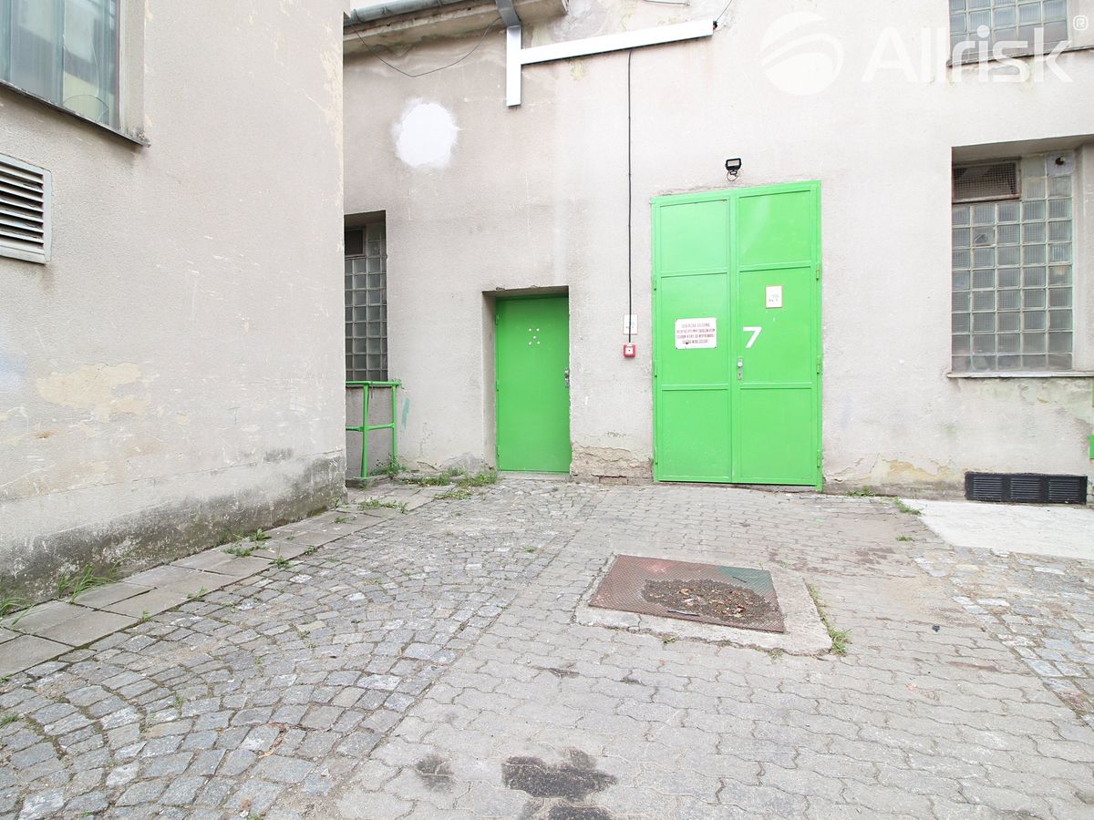Pronájem skladového prostoru 150 m²