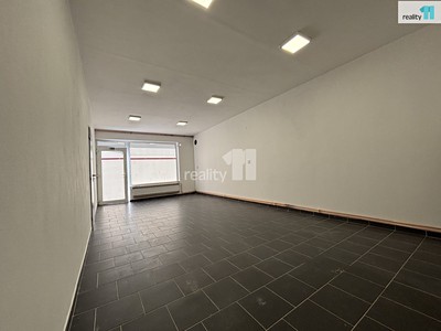 Pronájem komerčního prostoru, 144 m² (2 z 10)