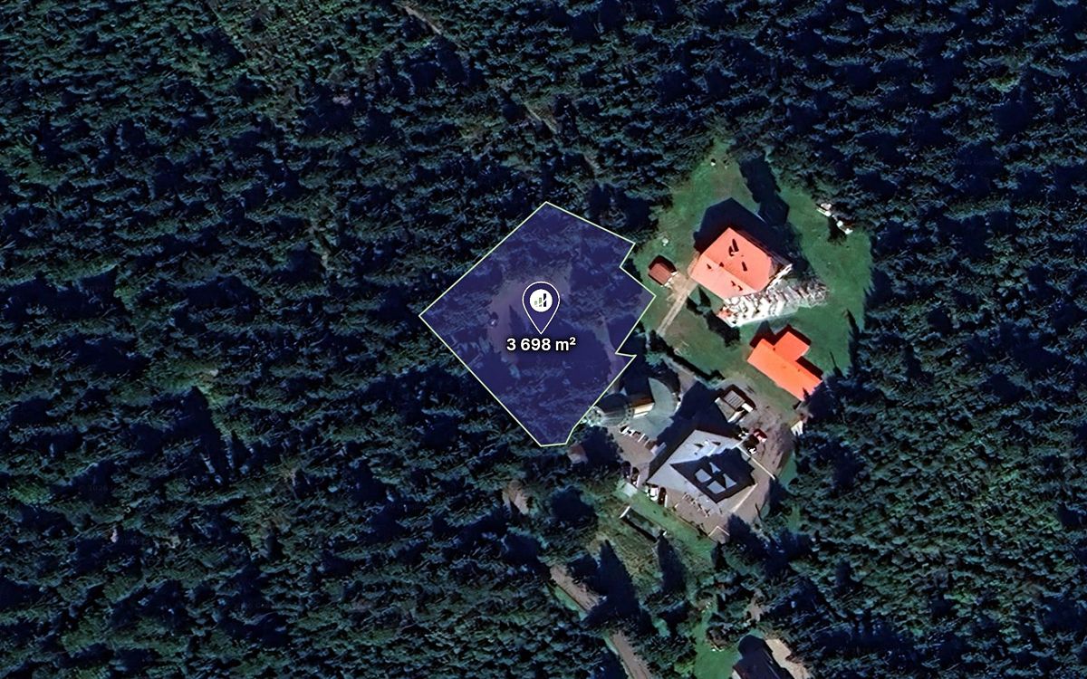 Prodej pozemku 3698 m²