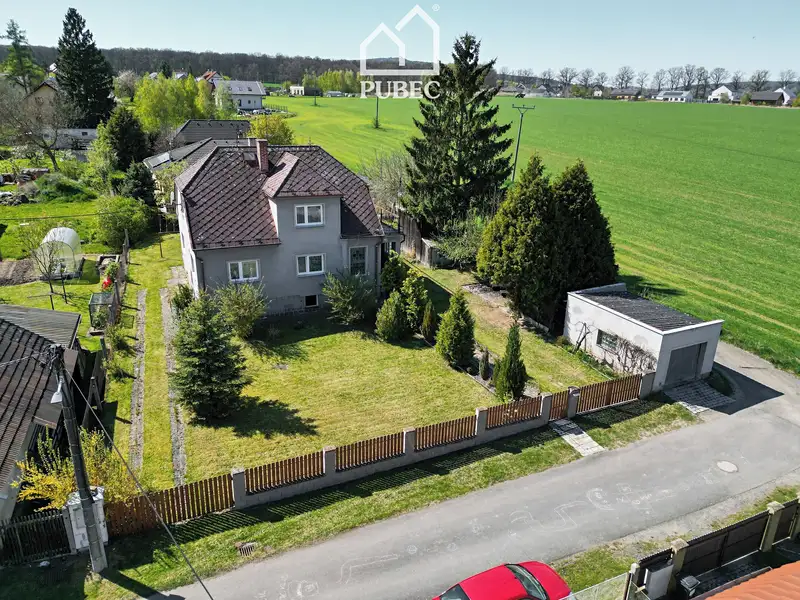 Prodej rodinného domu 242 m², pozemek 933 m², Šťáhlavy – náhled fotky 2